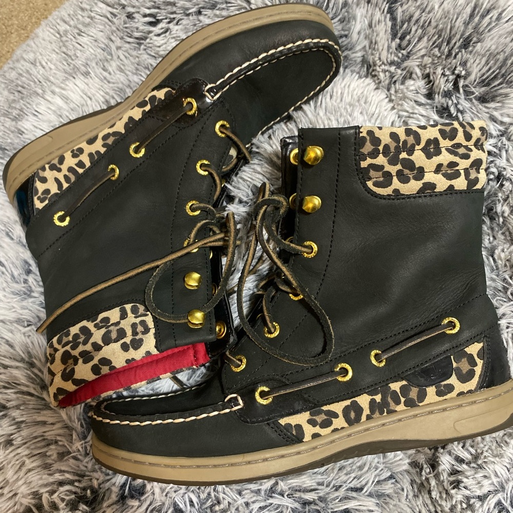 Sperry top-sider women’s boots.